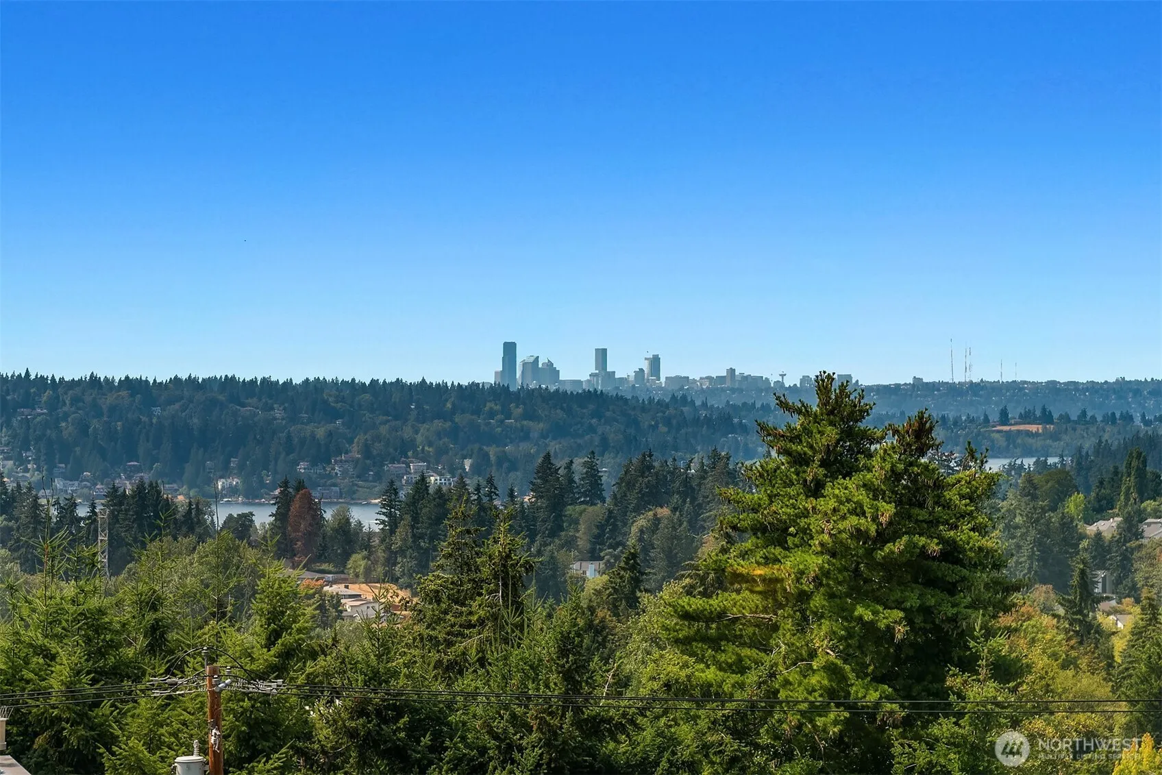 Property photo for 13011 Se Newport Way, Bellevue photo 2