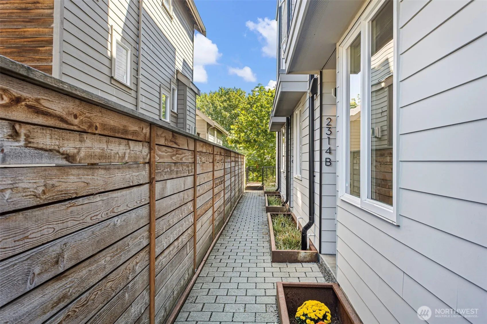 Property photo for 2314 Thorndyke Avenue W #b, Seattle photo 3