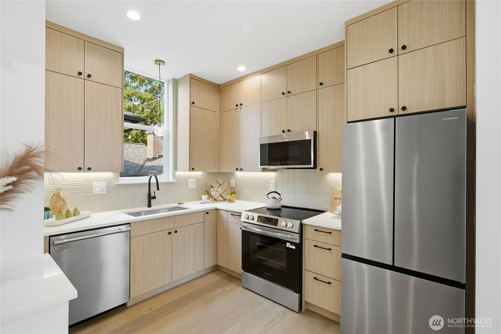 Property photo for 7533 31st Avenue Ne #b, Seattle photo 5