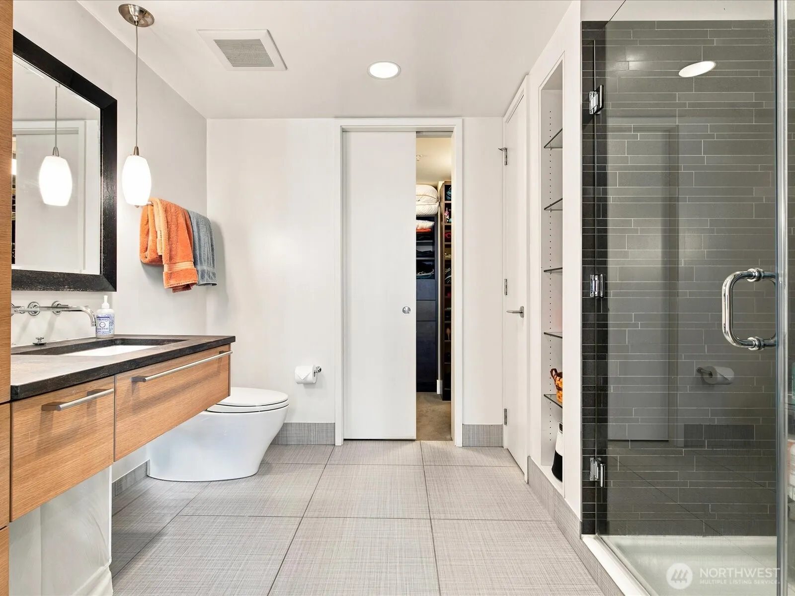 Property photo for 820 Blanchard Street #1007, Seattle photo 4