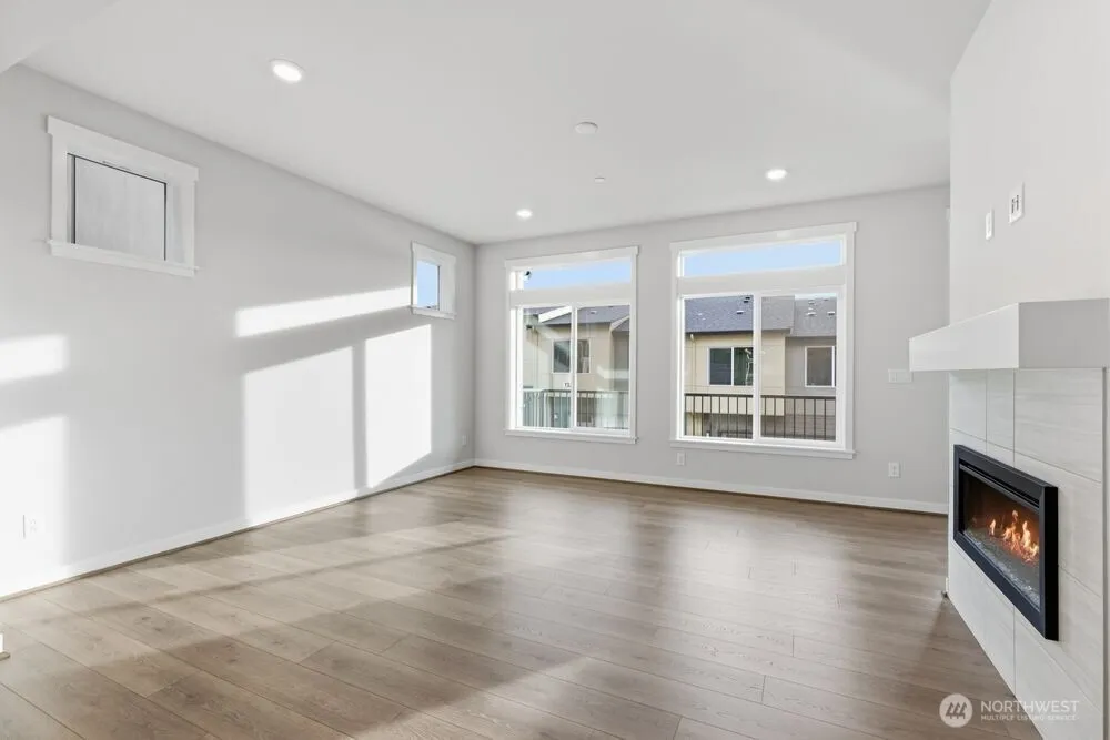 Property photo for 13210 Ne 127th Way #d, Kirkland photo 3