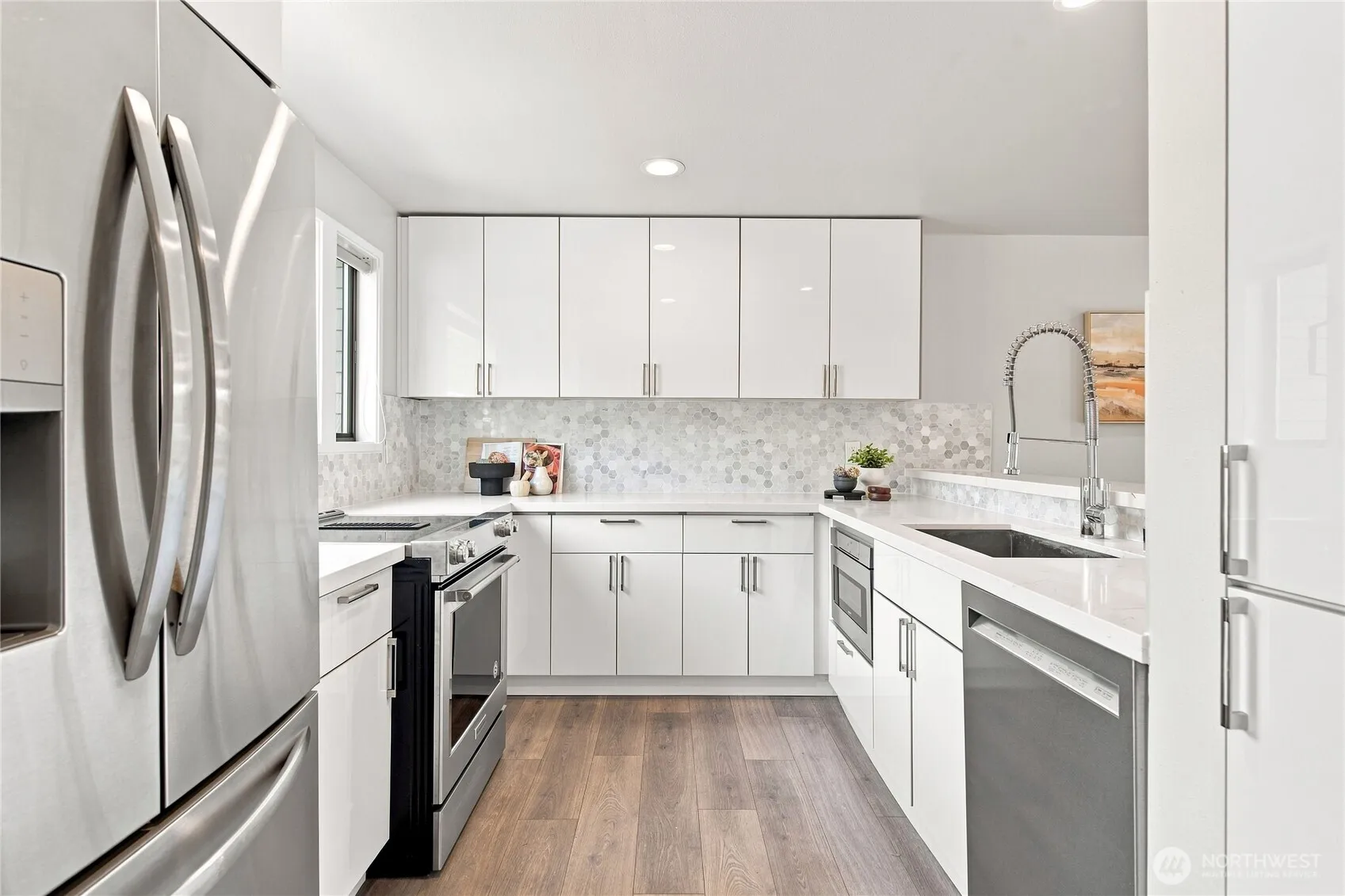 Property photo for 6121 Ne 175th Street #a402, Kenmore photo 2