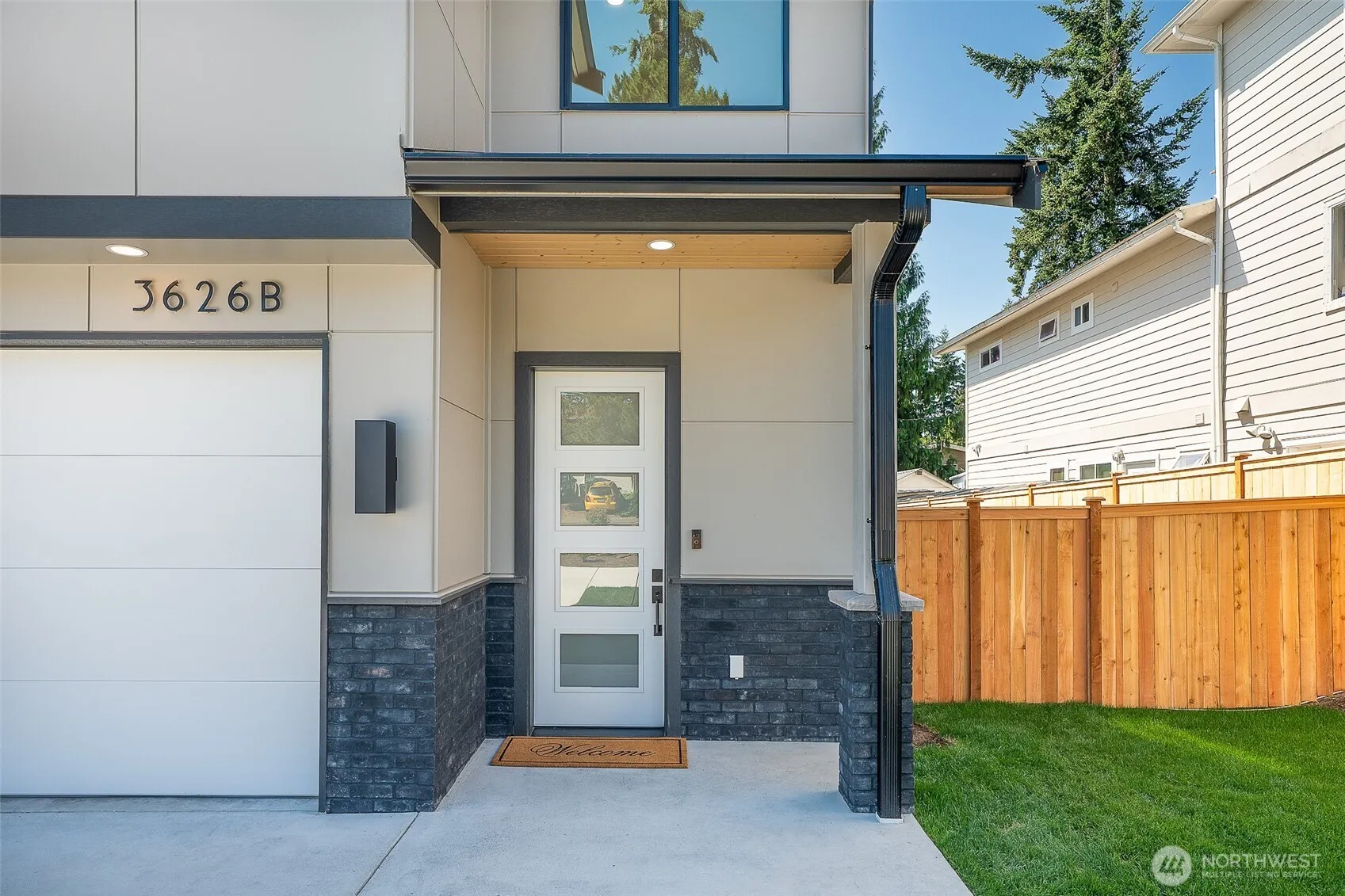 Property photo for 3626 191st Place Sw #b, Lynnwood photo 2