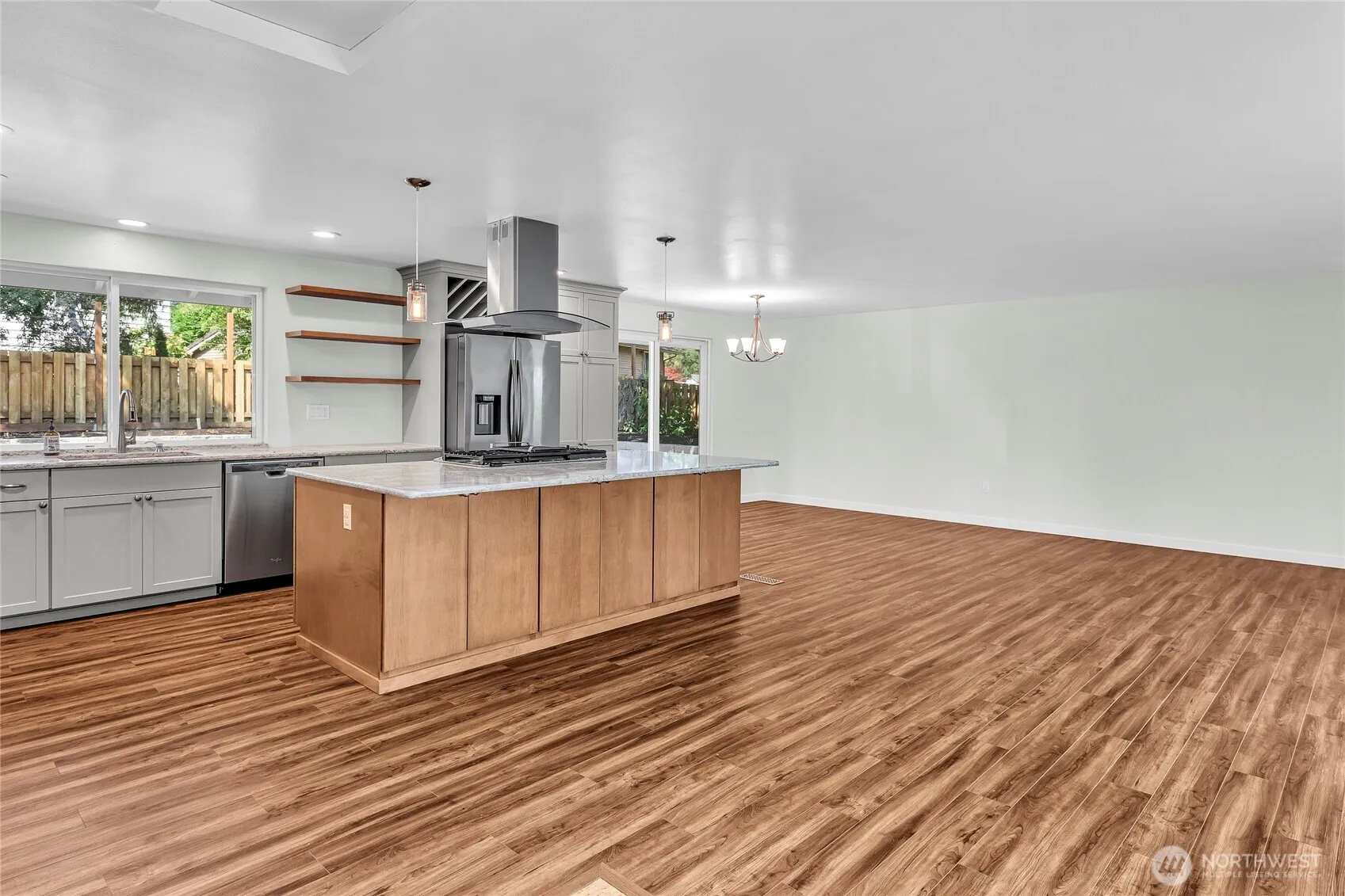 Property photo for 7902 89th Avenue Sw, Lakewood photo 3