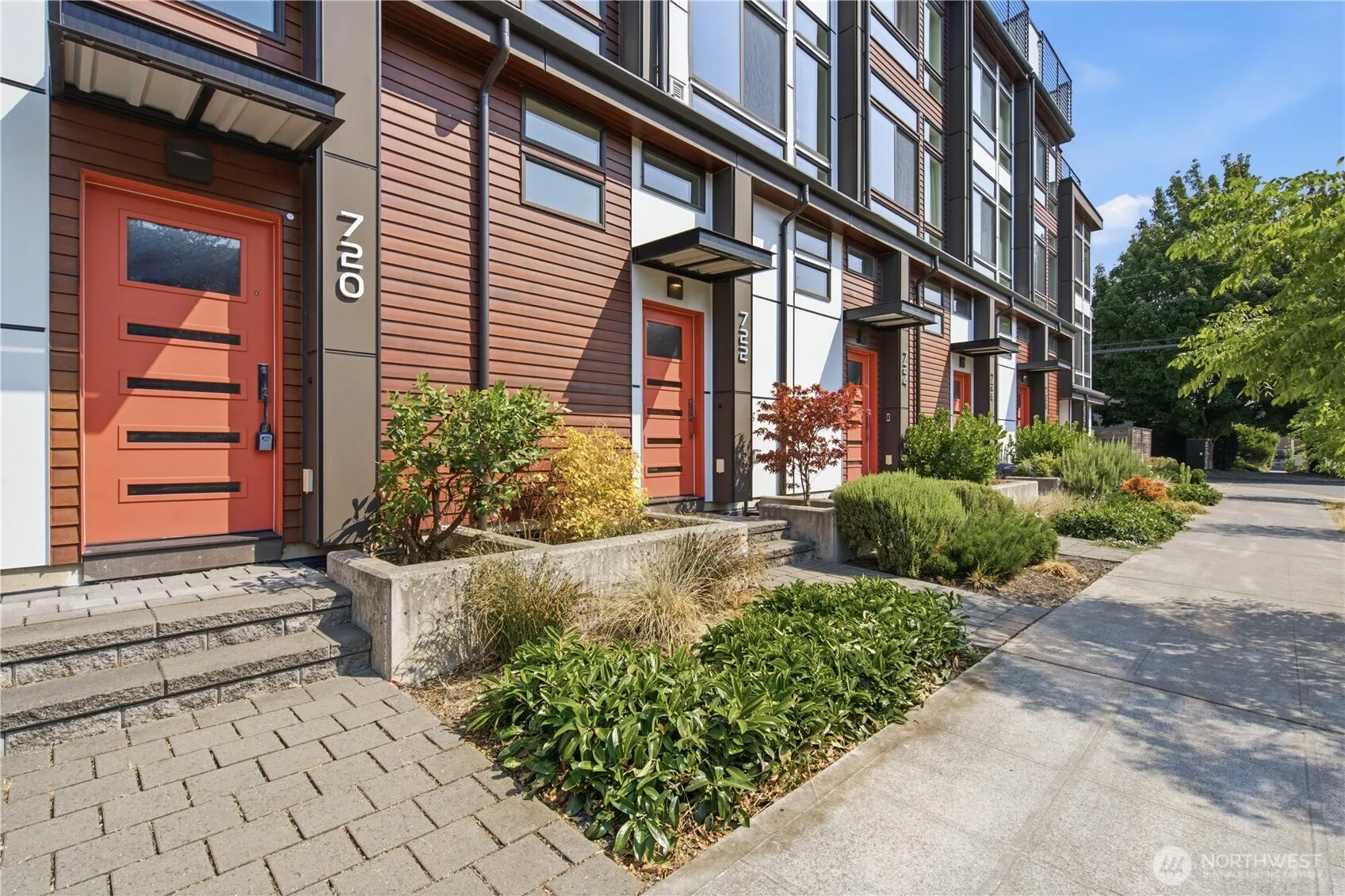 Property photo for 720 N 43rd St, Seattle photo 4