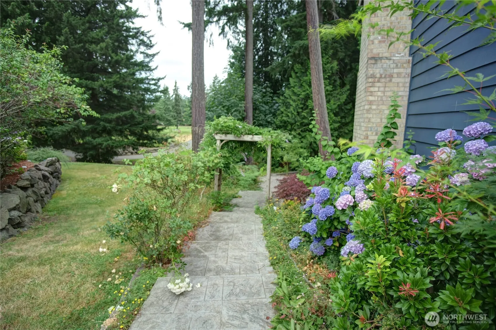 Property photo for 17102 146 Avenue Se, Renton photo 3
