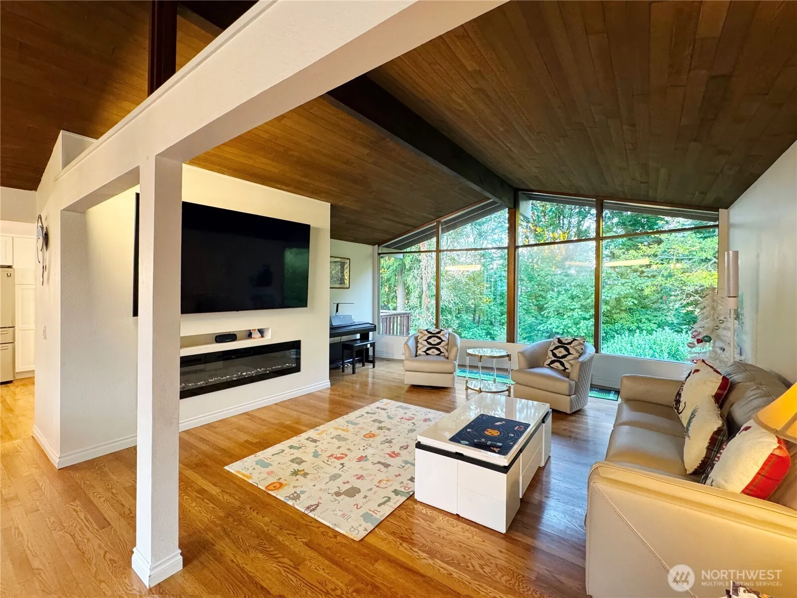 Property photo for 4448 144th Avenue Se, Bellevue photo 4