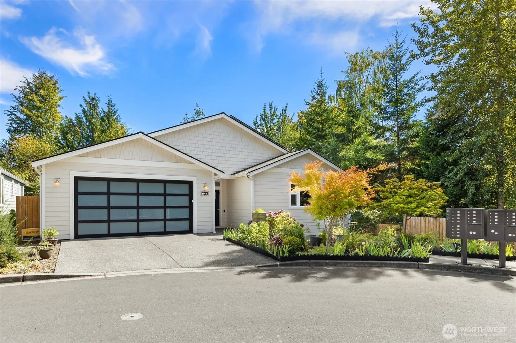 Property photo for 720 Fords Court Nw, Bainbridge Island photo 2