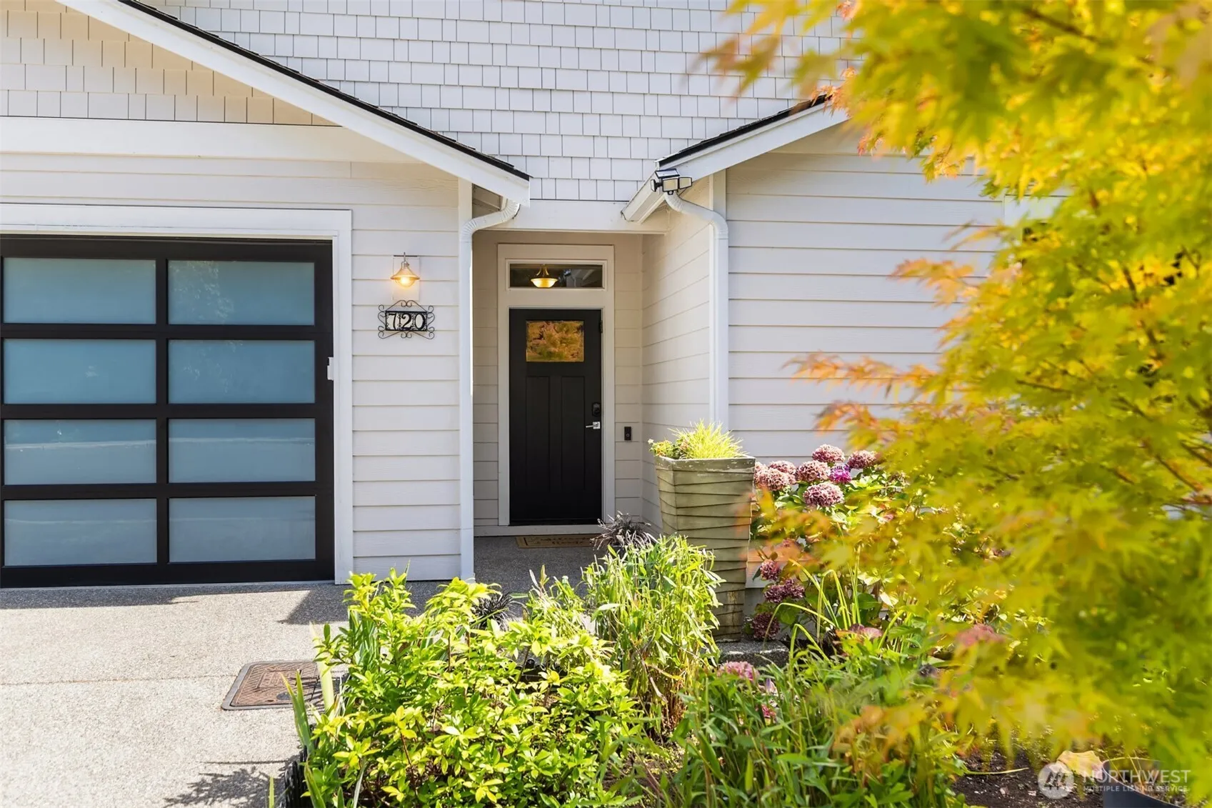 Property photo for 720 Fords Court Nw, Bainbridge Island photo 3
