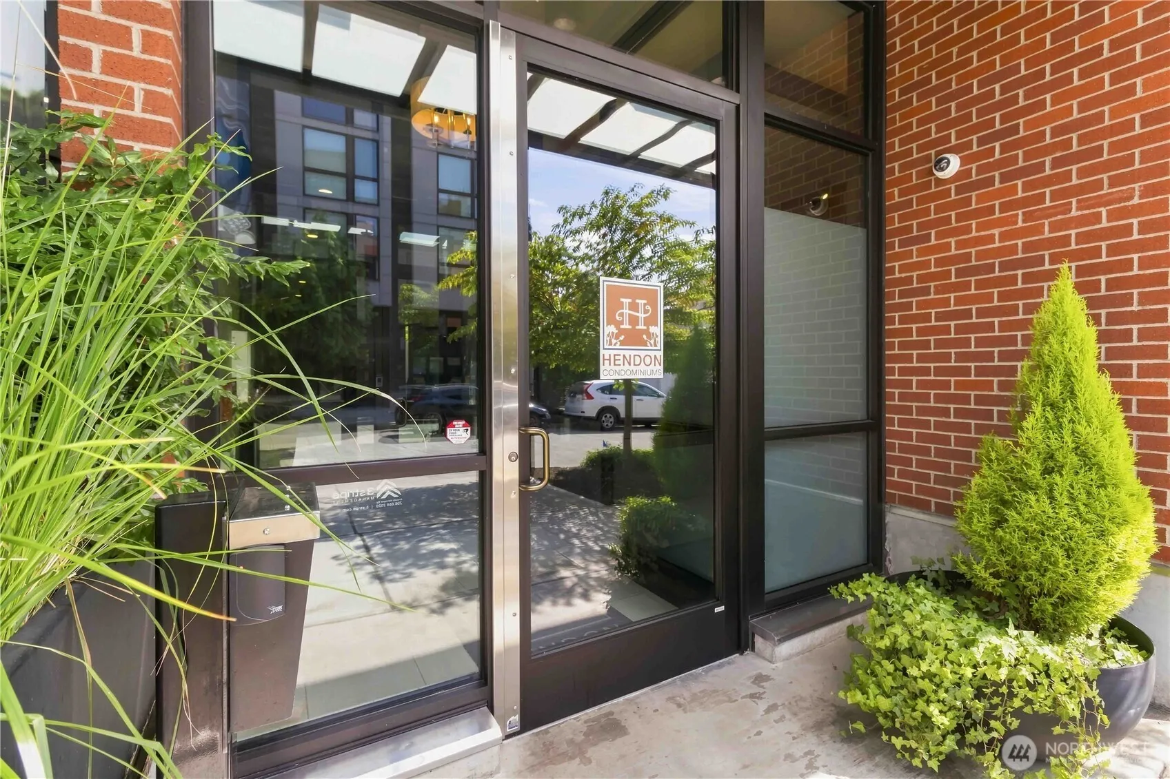 Property photo for 6800 Greenwood Avenue N #303, Seattle photo 2