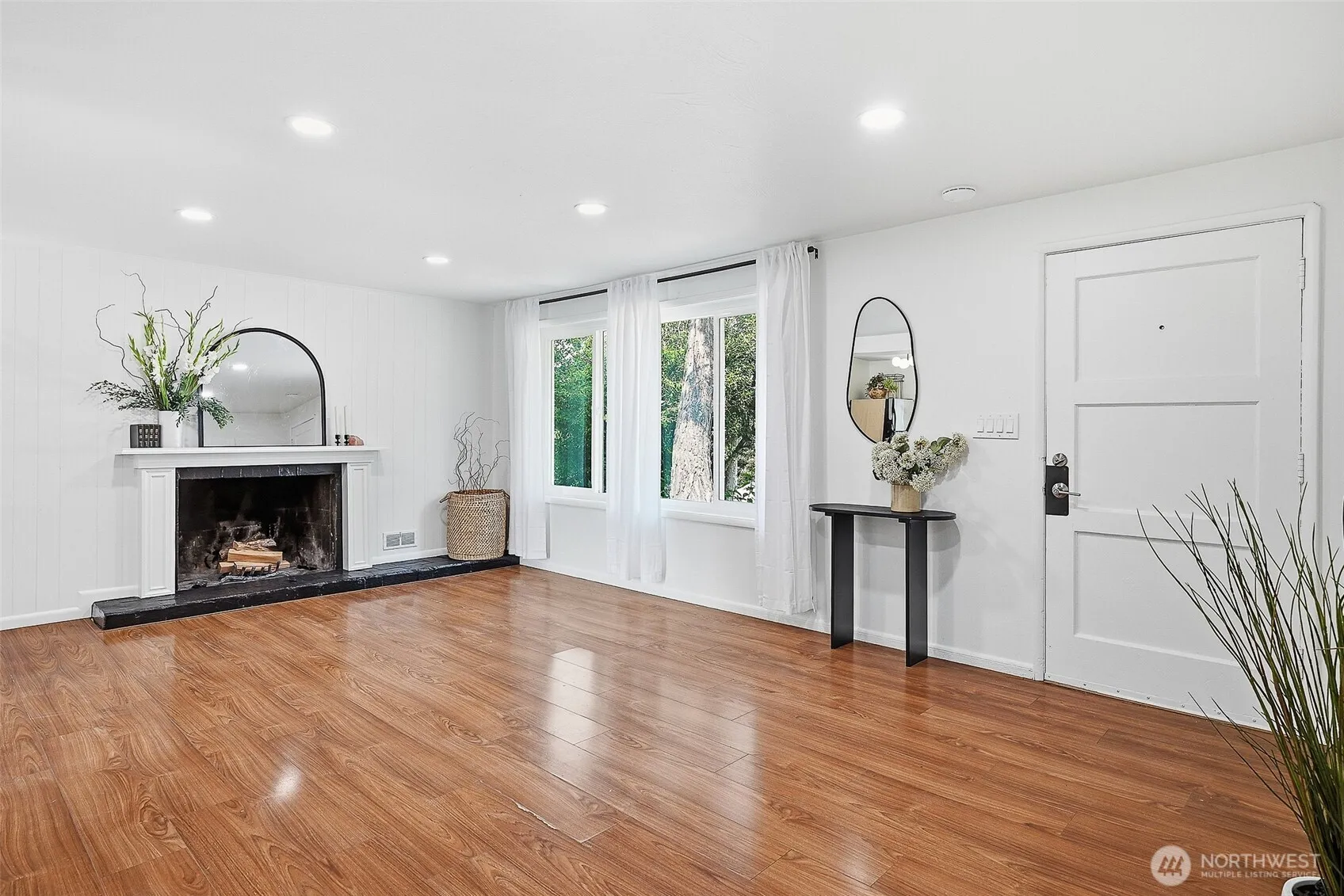 Property photo for 17211 5th Avenue Ne, Shoreline photo 5