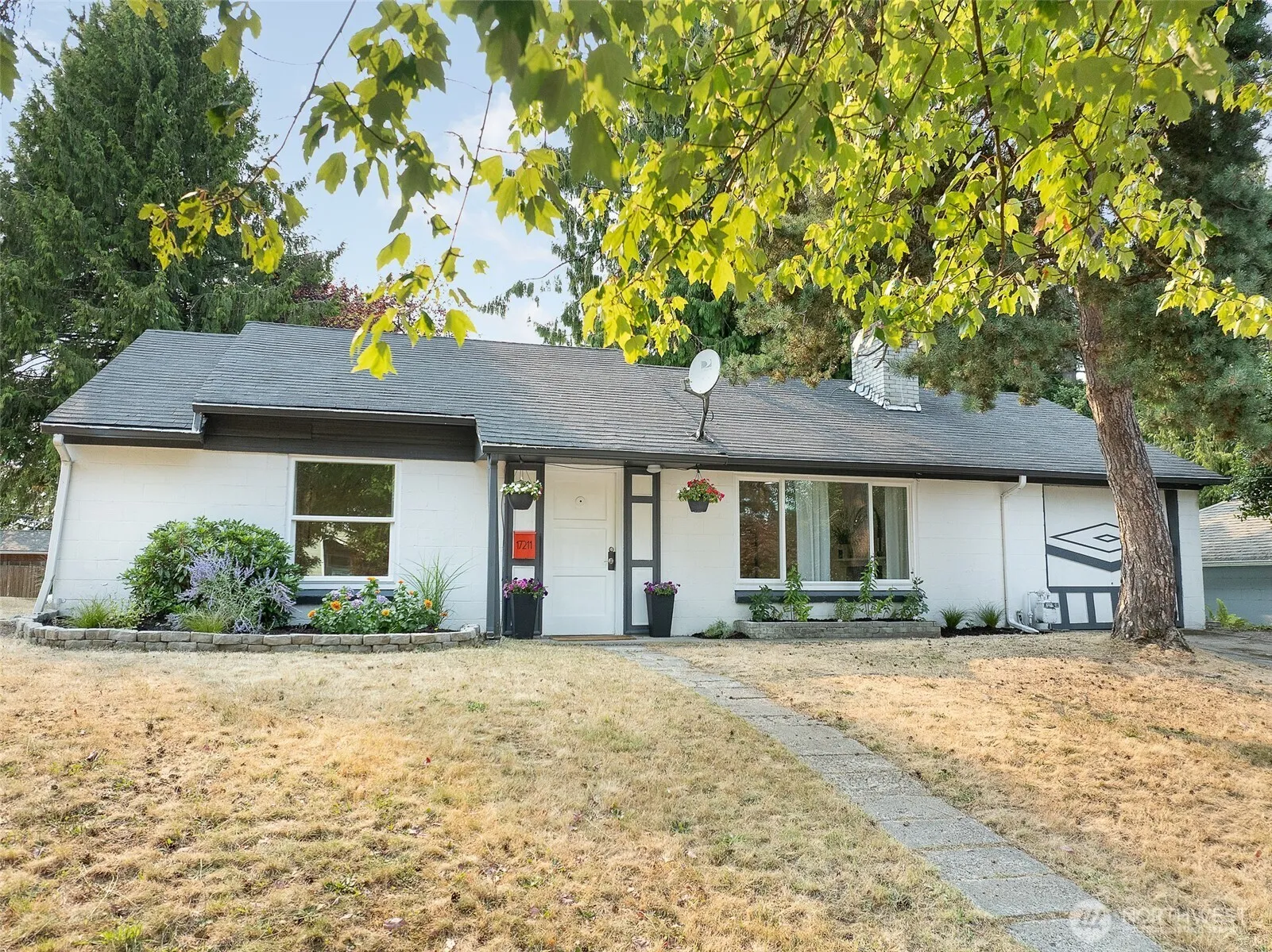 Property photo for 17211 5th Avenue Ne, Shoreline