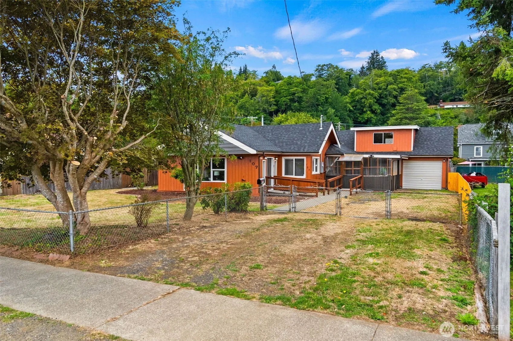 Property photo for 107 Eklund Avenue, Hoquiam photo 2