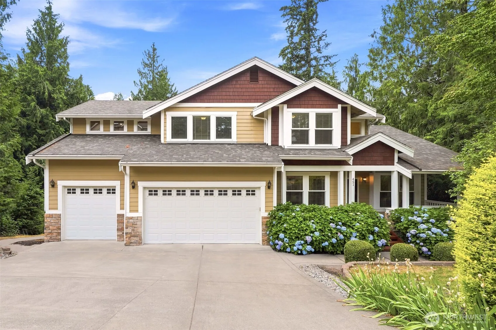 Property photo for 451 211th Avenue Ne, Sammamish photo 2
