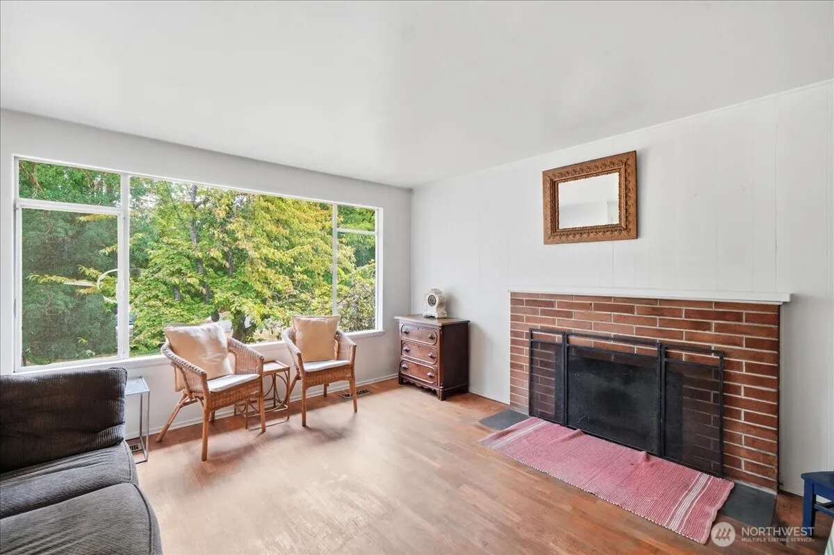 Property photo for 10247 10th Avenue S, Seattle photo 4