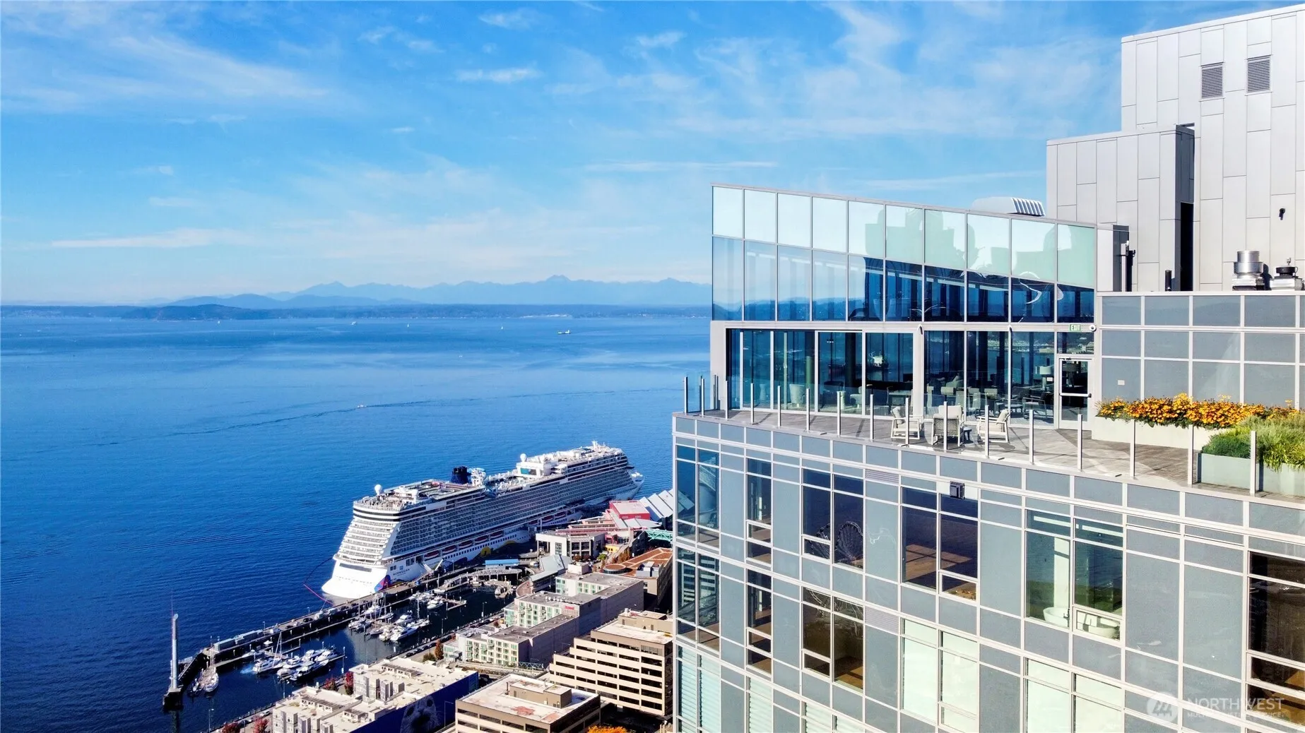 Property photo for 121 Stewart St #3004, Seattle photo 2