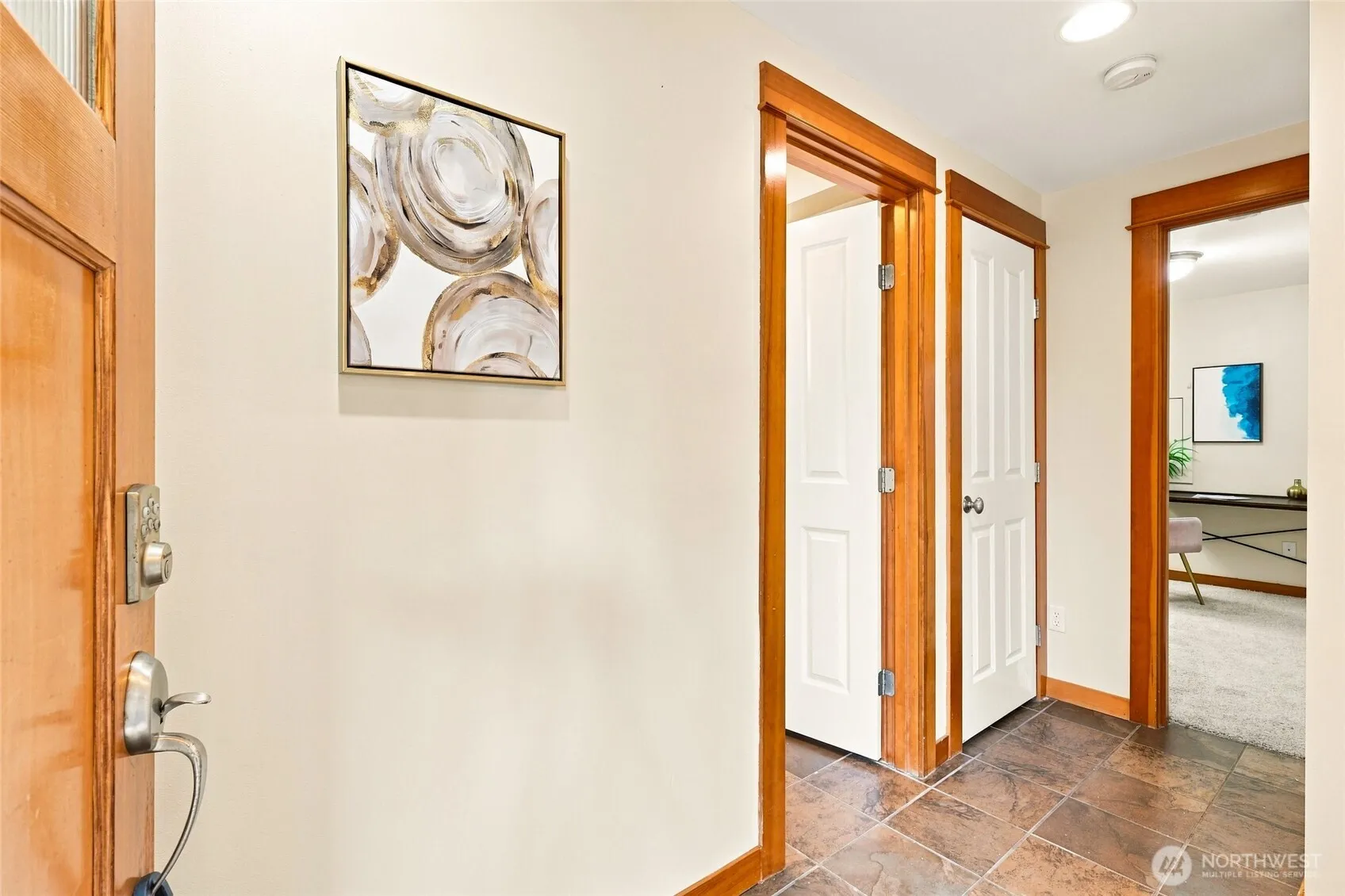Property photo for 9243 35th Ave Sw #a, Seattle photo 4