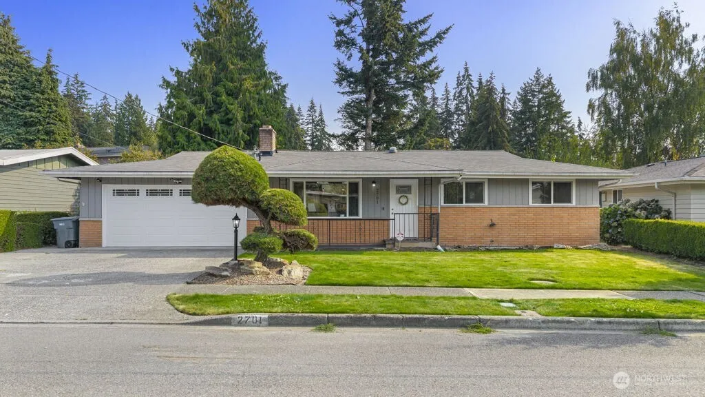 Property photo for 2701 Ne 24th Street, Renton