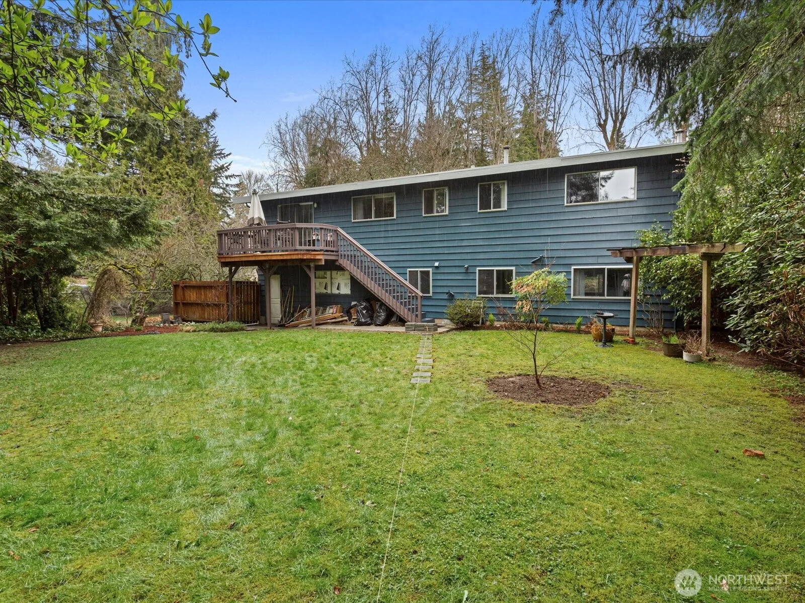 Property photo for 16445 Ambaum Boulevard S, Burien photo 4
