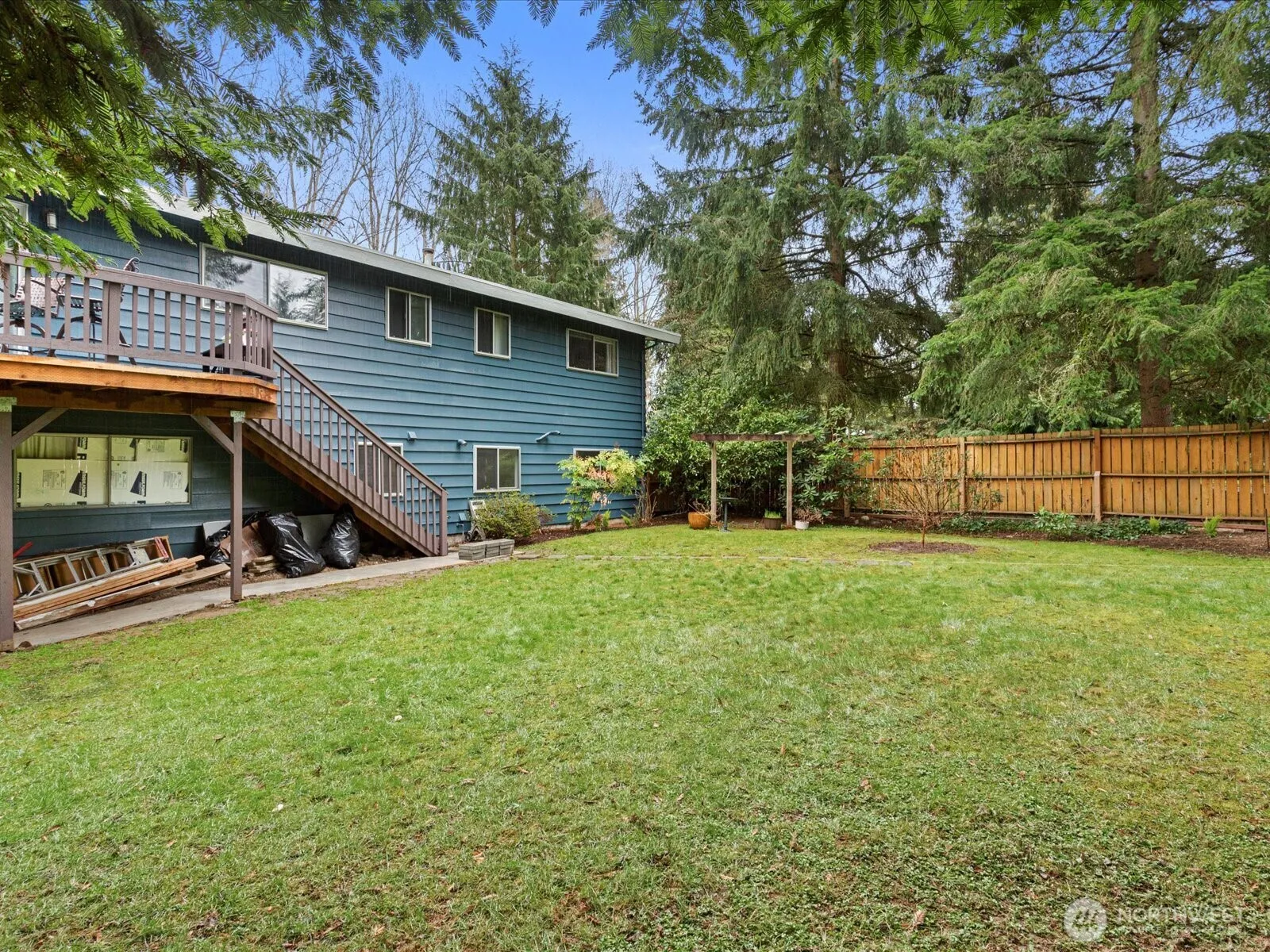 Property photo for 16445 Ambaum Boulevard S, Burien photo 3