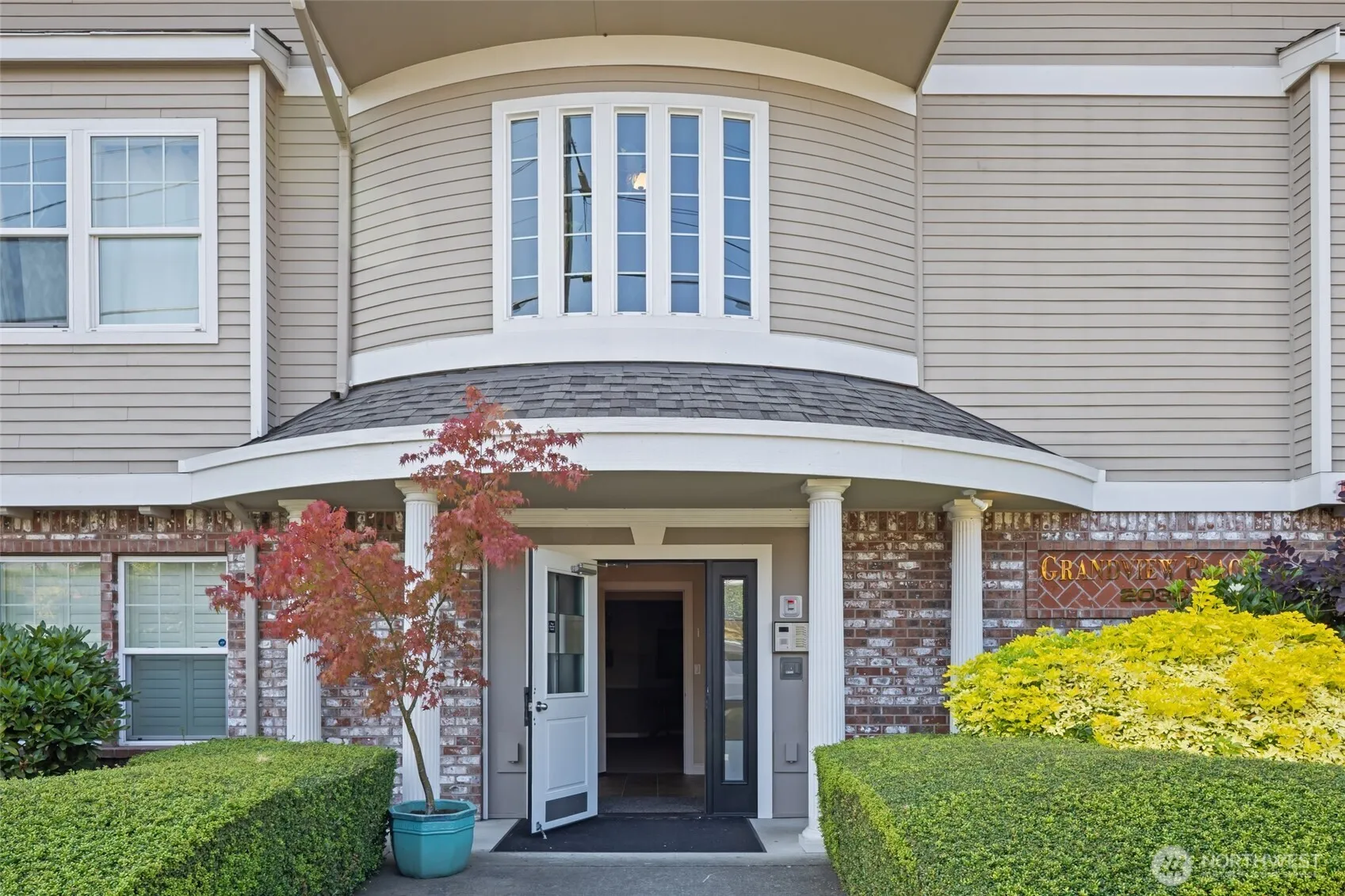 Property photo for 2030 Grand Avenue #5, Everett
