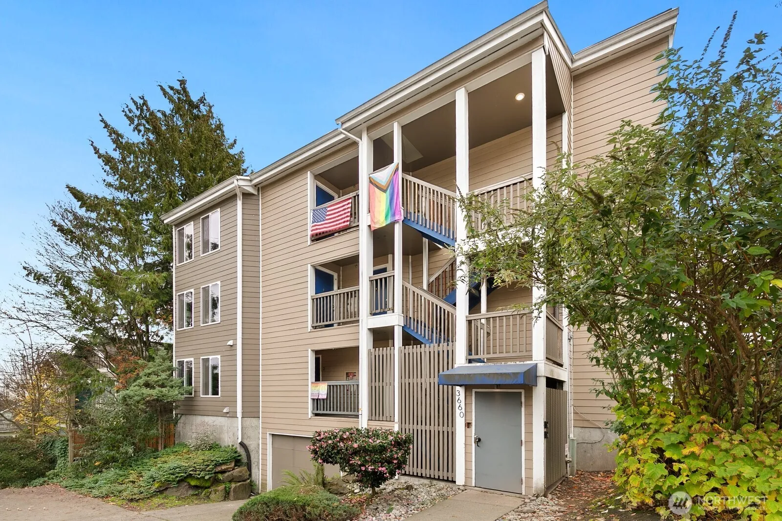 Property photo for 3660 Whitman Avenue N, Seattle photo 2
