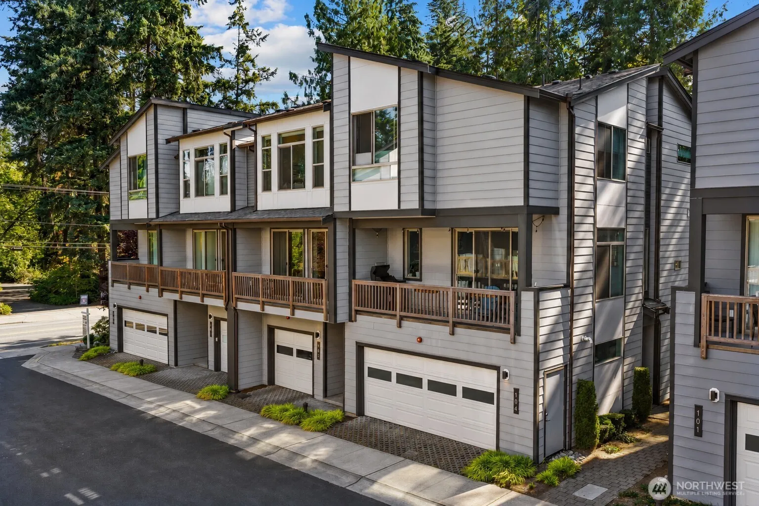 Property photo for 6861 Ne 170th Street #103, Kenmore photo 2