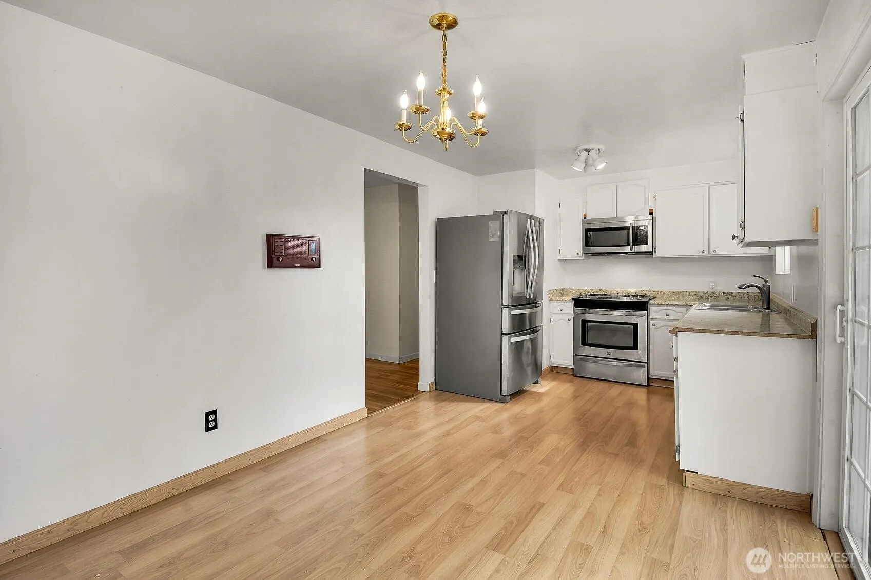 Property photo for 2528 166th Avenue Ne, Bellevue photo 5