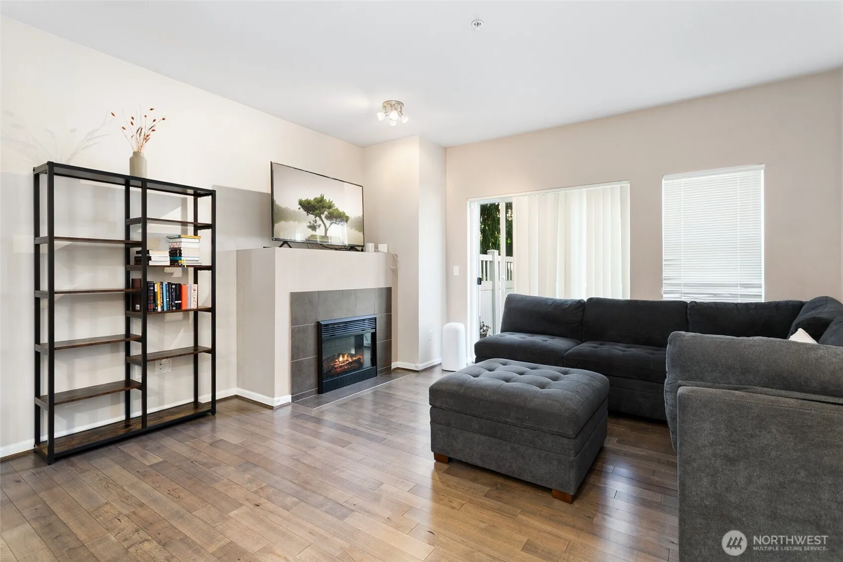 Property photo for 15720 Manor Way #j6, Lynnwood