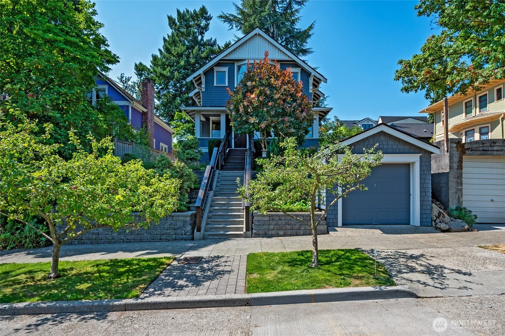 Property photo for 4227 Meridian Avenue N, Seattle photo 2