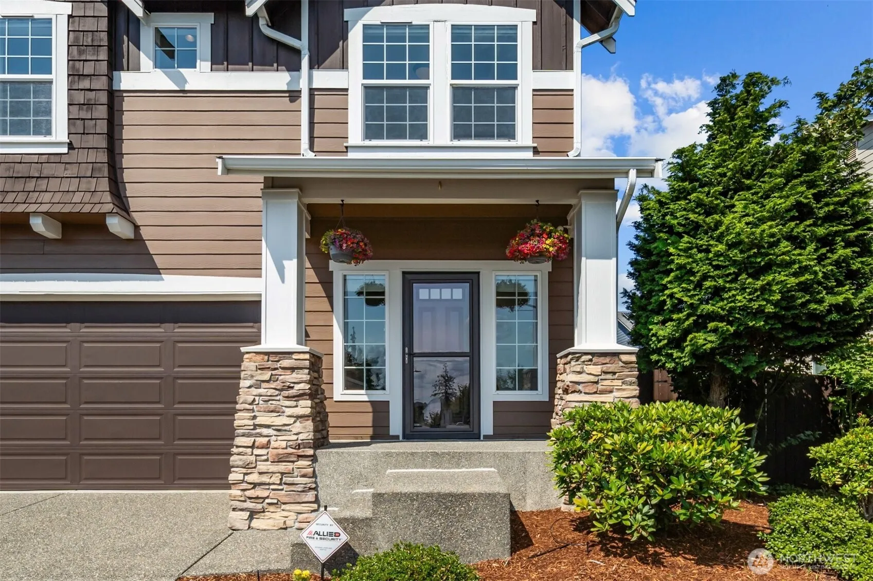 Property photo for 5202 Ne 7th Street, Renton photo 2