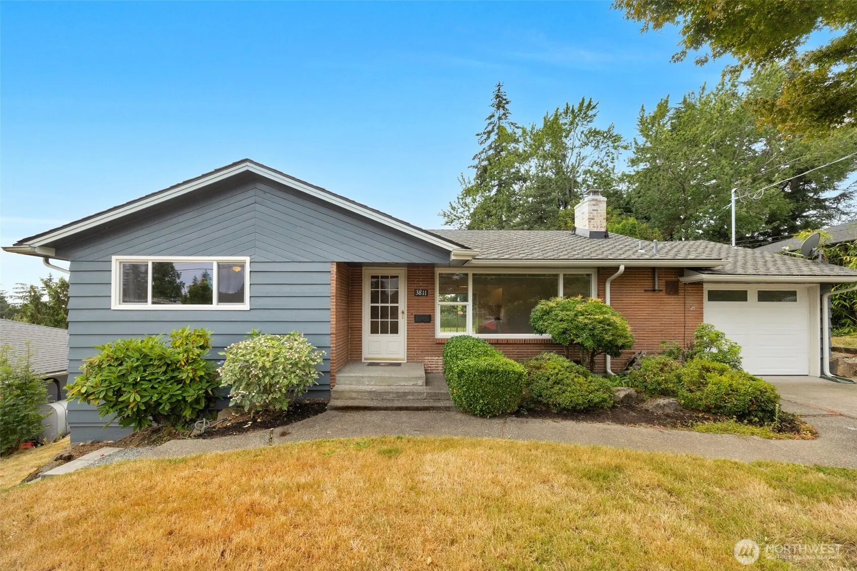 Property photo for 3811 Sw 104th Street, Seattle