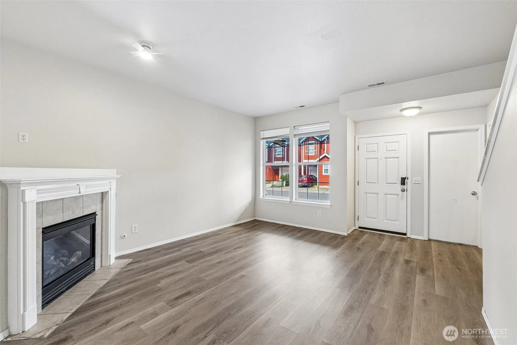 Property photo for 11522 7th Avenue Ct E, Tacoma photo 3