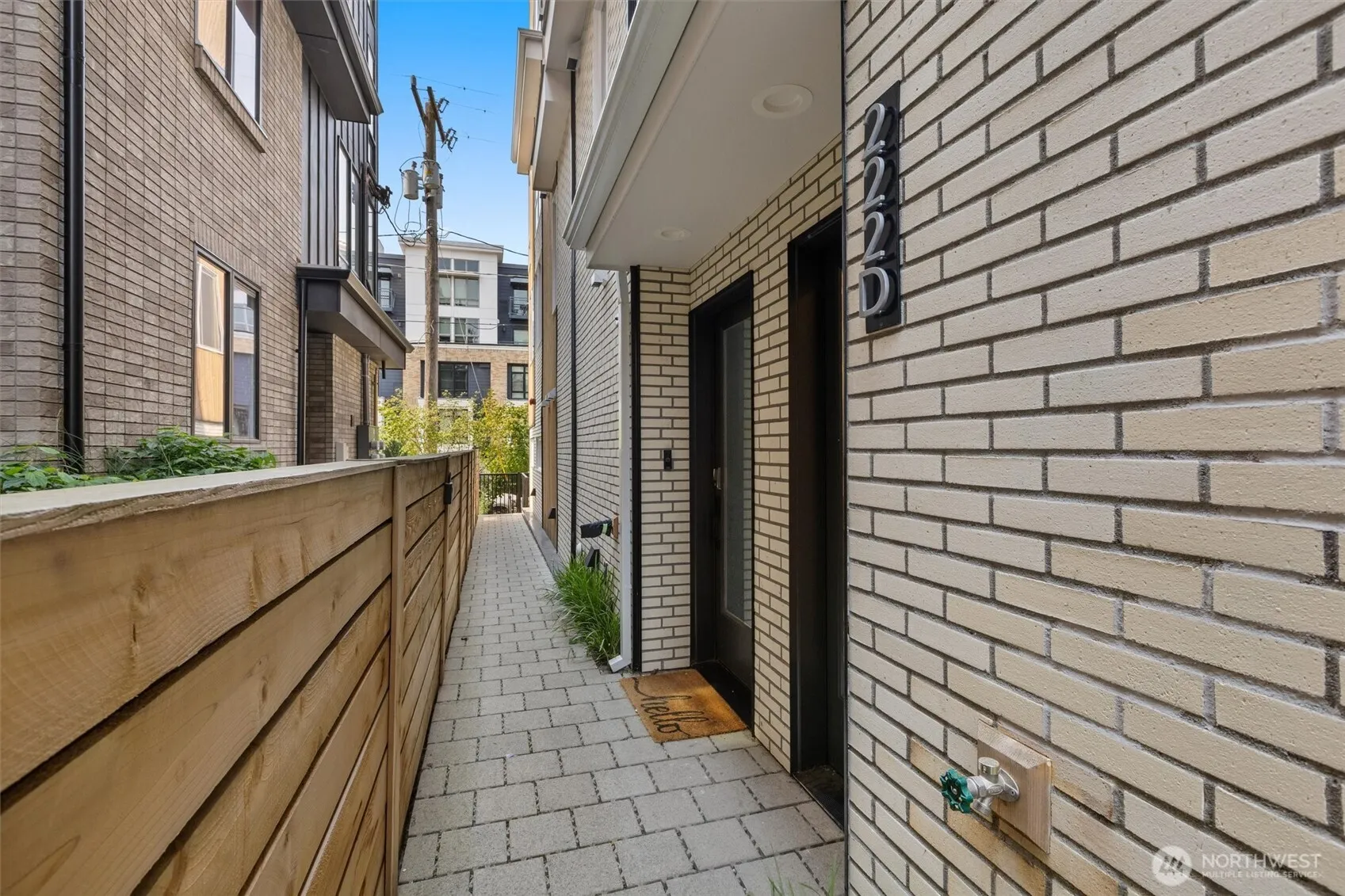 Property photo for 222 10th Avenue E #d, Seattle photo 3