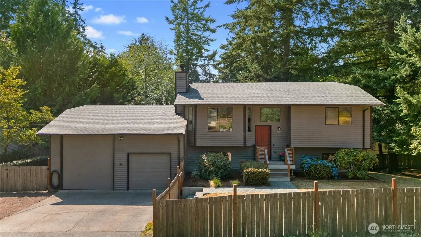 Property photo for 1511 N Lake Stickney Drive, Lynnwood