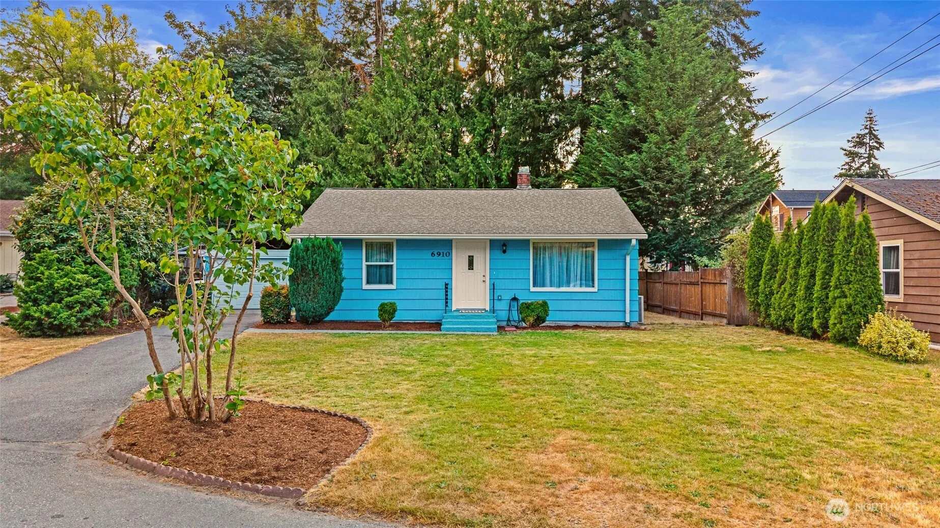 Property photo for 6910 Columbia Court, Everett photo 2