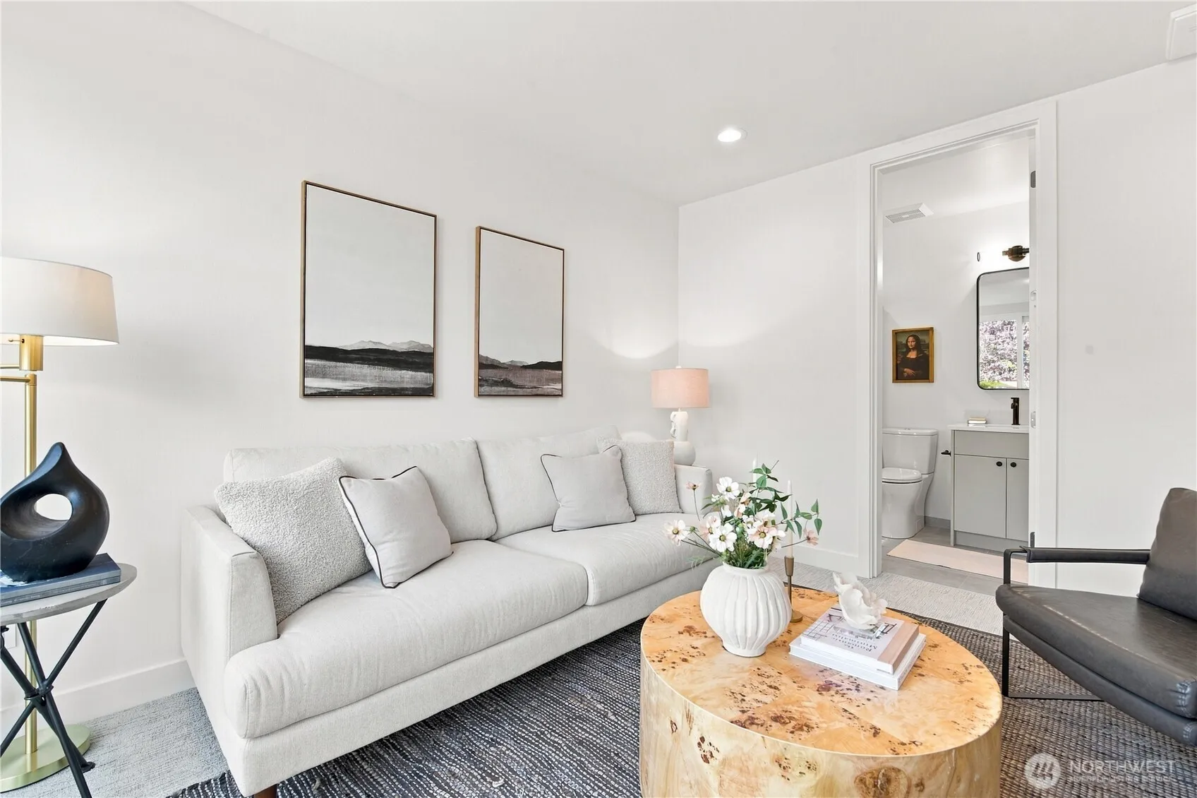 Property photo for 2647 Walnut Avenue Sw #b, Seattle photo 5