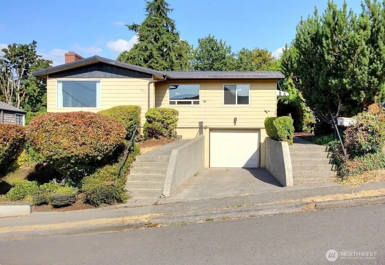 Property photo for 326 Renton Avenue S, Renton