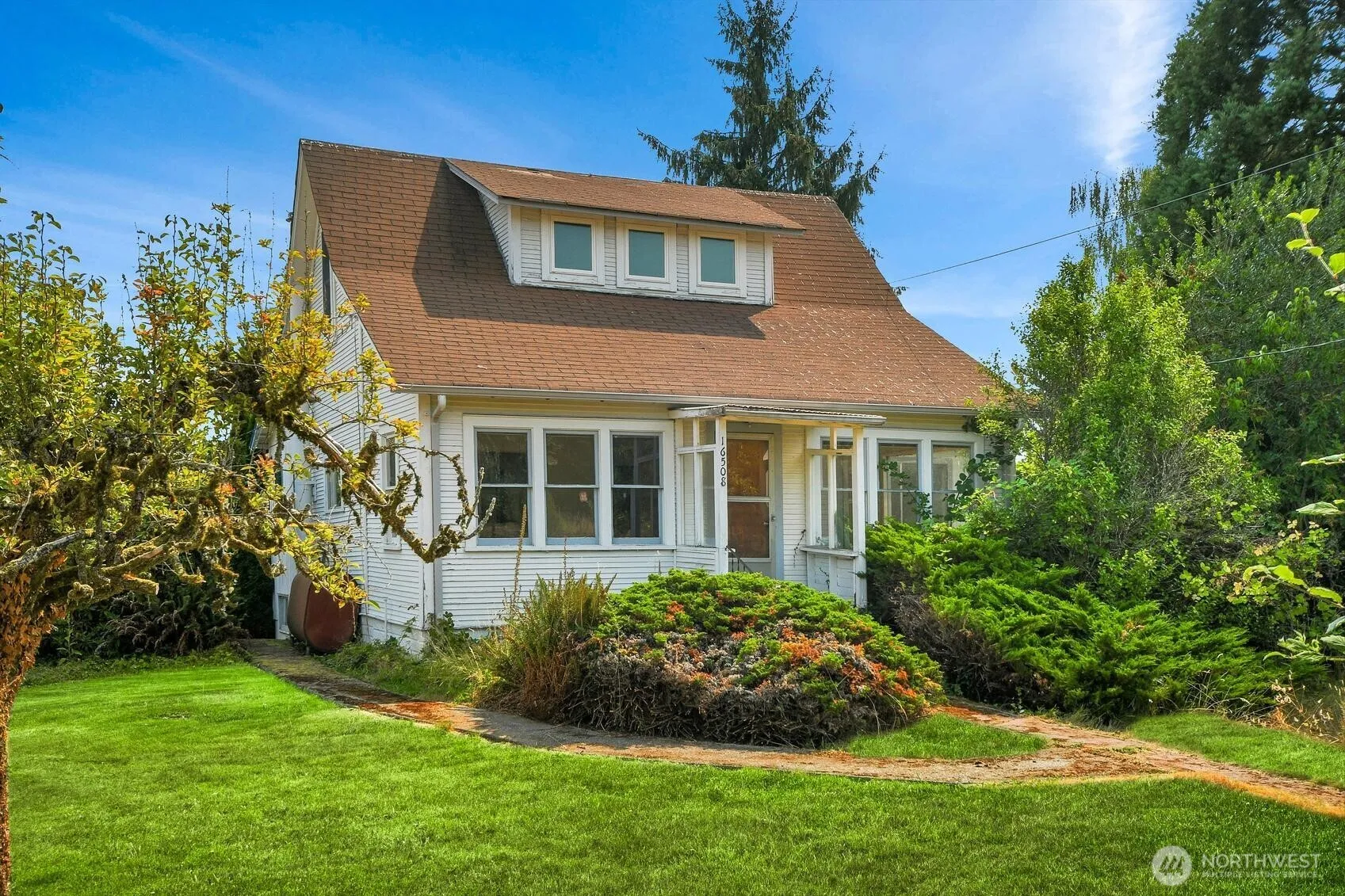 Property photo for 16508 104th Avenue Ne, Bothell photo 2