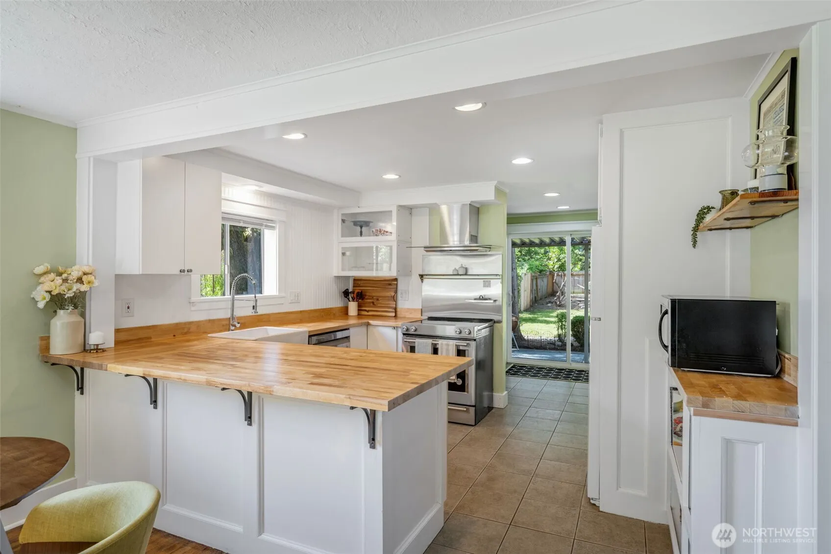 Property photo for 11017 31st Avenue Ne, Seattle photo 4