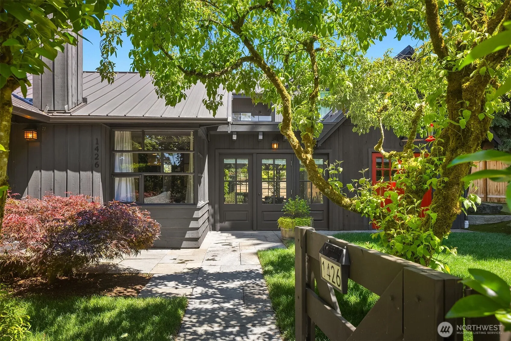 Property photo for 1426 37th Avenue E, Seattle photo 5