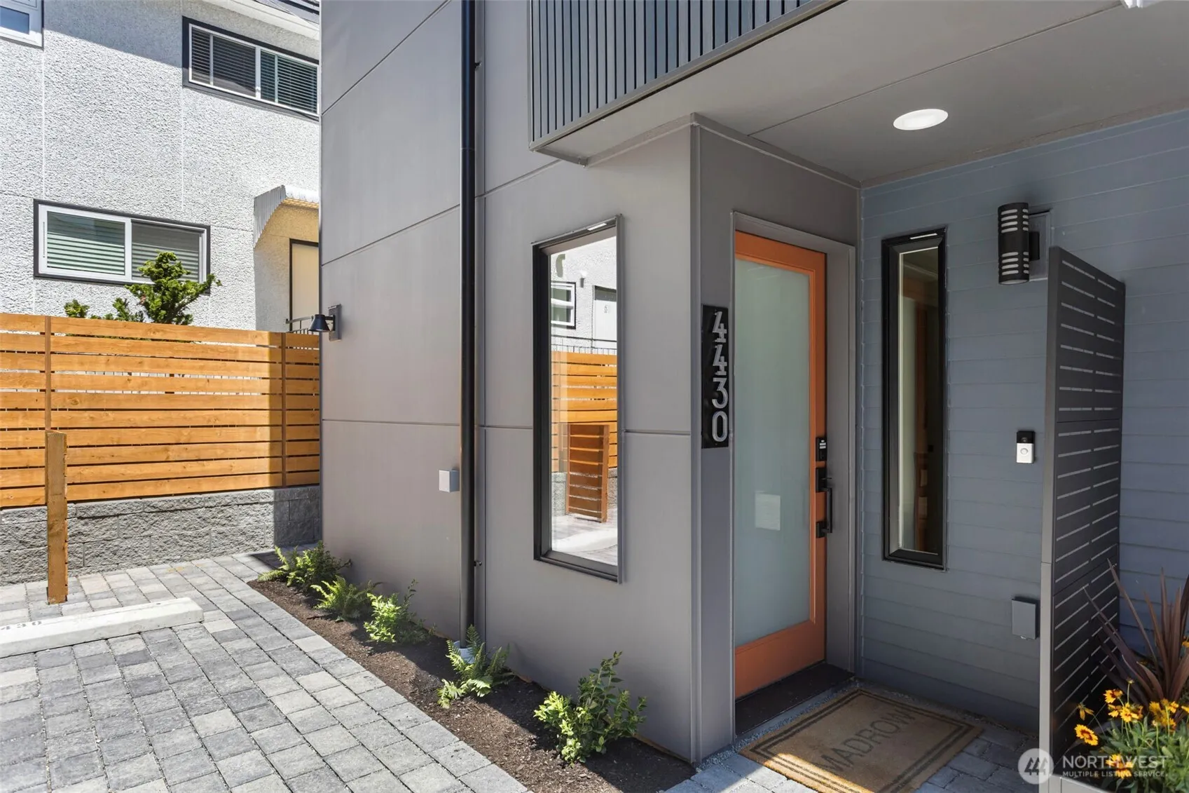 Property photo for 4430 Dayton Avenue N, Seattle photo 2