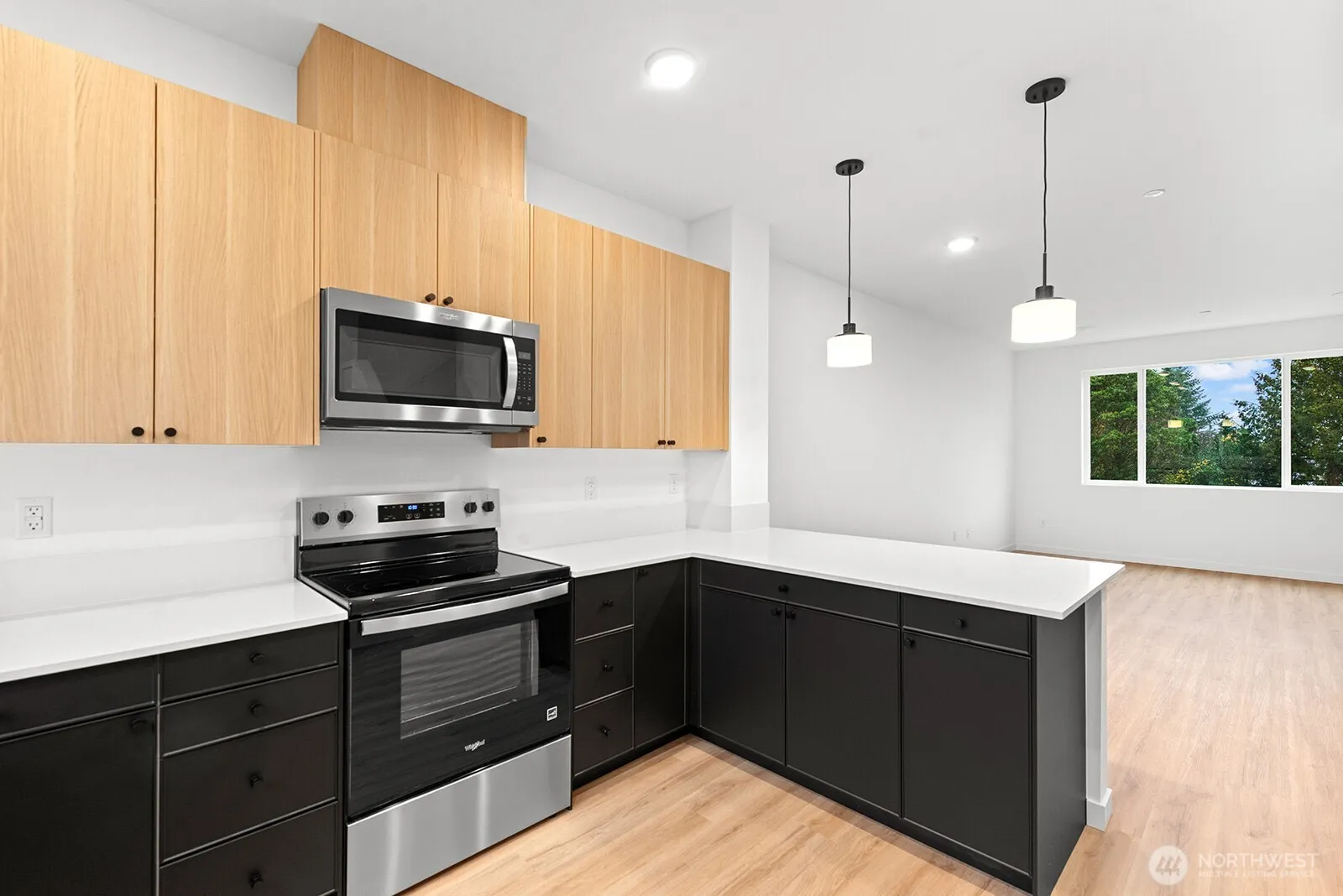 Property photo for 1411 Sw 111th Lane, Seattle photo 5
