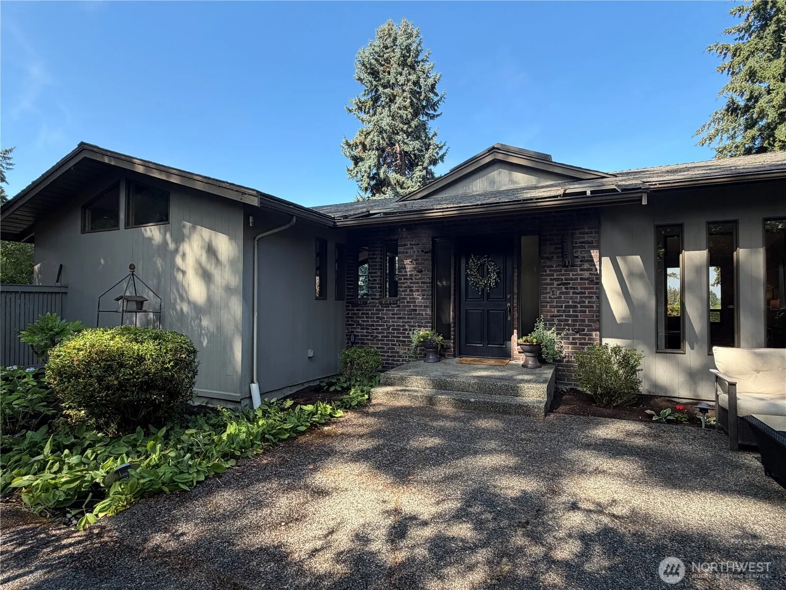 Property photo for 9022 Ne 41st Street, Yarrow Point
