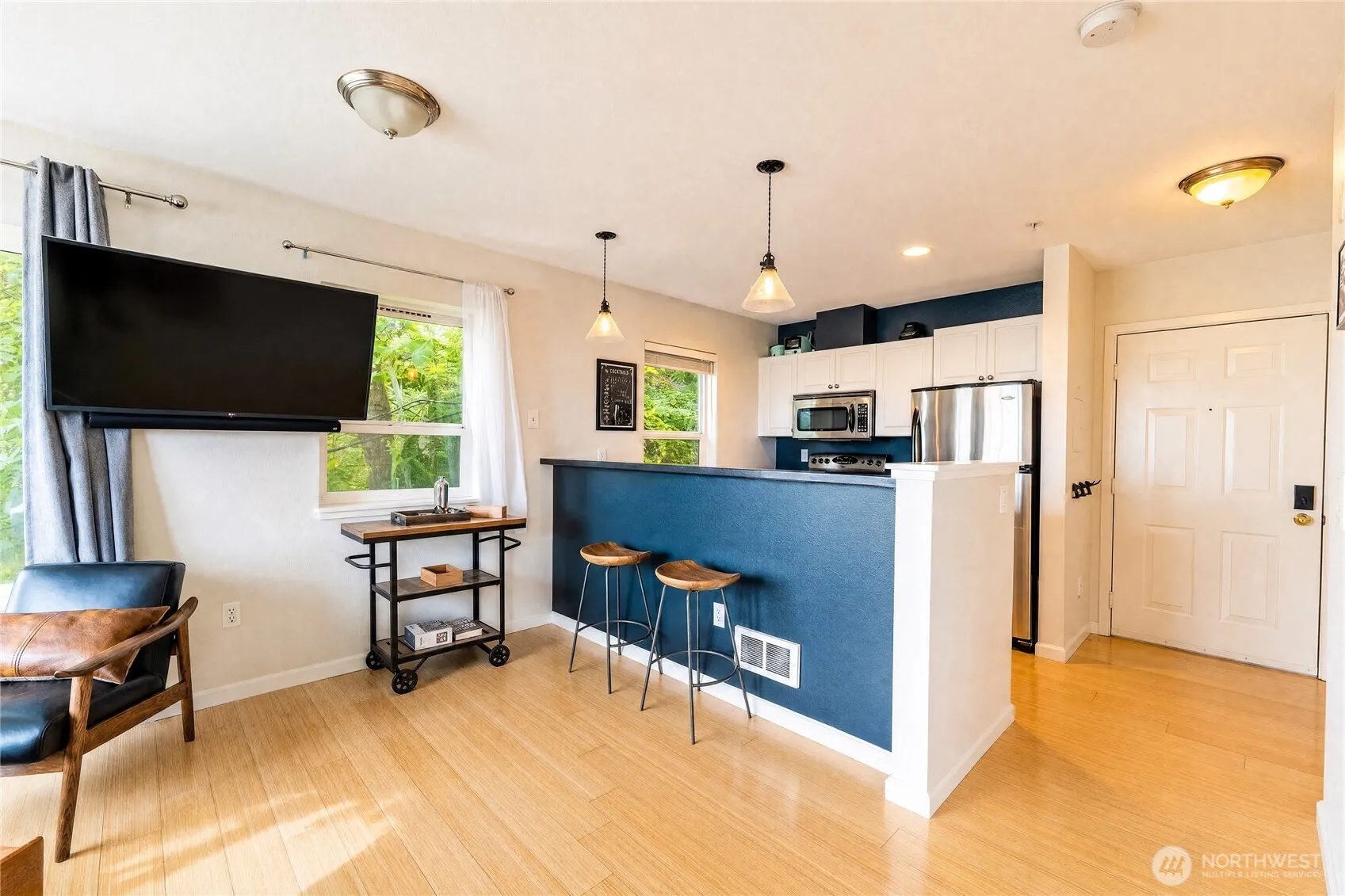 Property photo for 524 6th Avenue W #302, Seattle photo 3