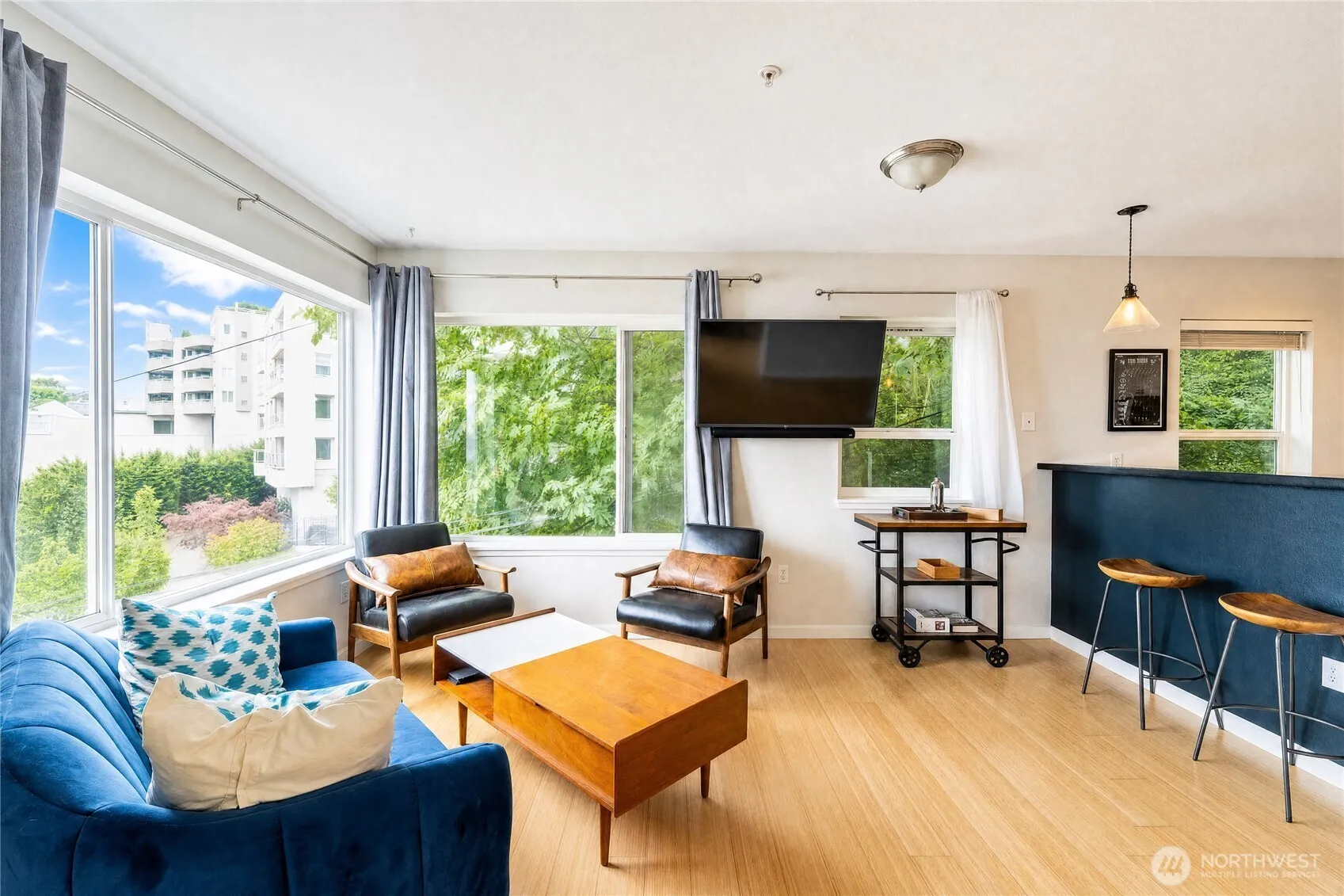 Property photo for 524 6th Avenue W #302, Seattle photo 4
