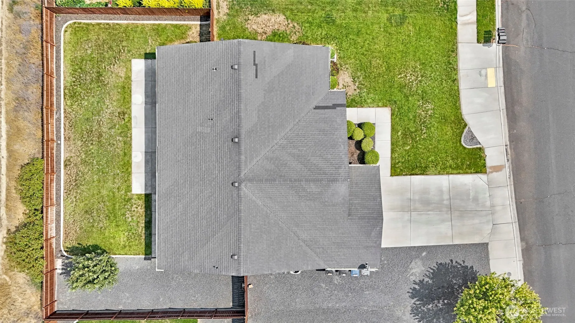 Property photo for 312 E Linden Avenue, Moses Lake photo 3