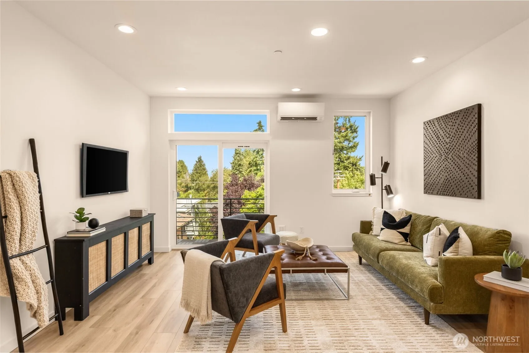 Property photo for 1914 C Ferry Avenue Sw, Seattle photo 4