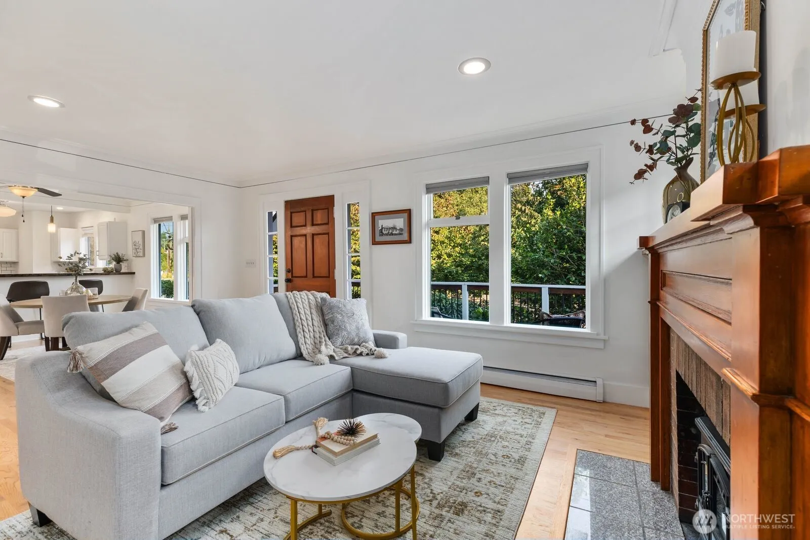 Property photo for 3218 S Byron Street, Seattle photo 4