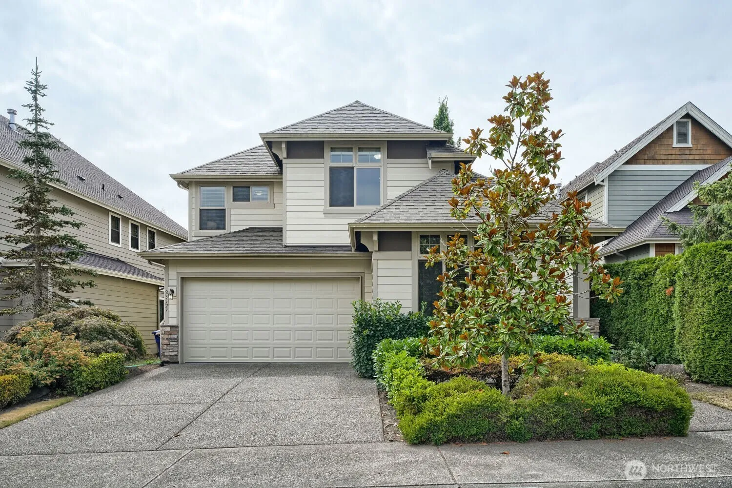 Property photo for 23527 Ne 13th Place, Sammamish photo 2